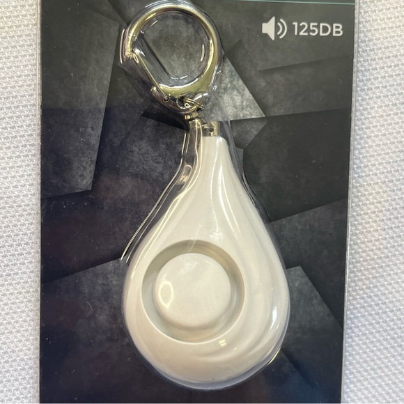 NEW, SAFESOUND 125DB Personal Alarm Keychain - Picture 3 of 3